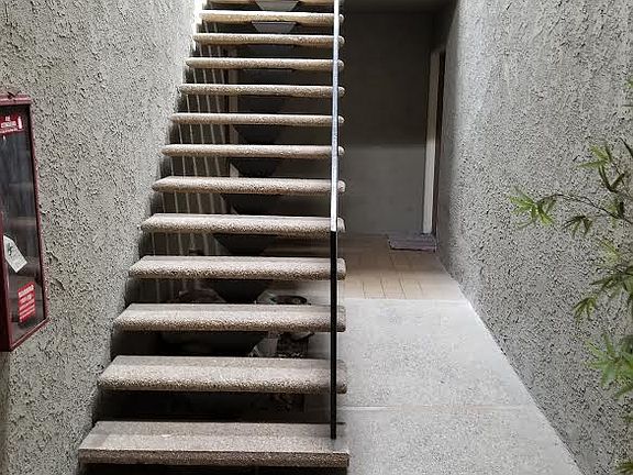 2nd image of 529 Manhattan Beach Blvd APT C
