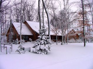 W6621 Cobblestone Ct, Greenville, WI 54942