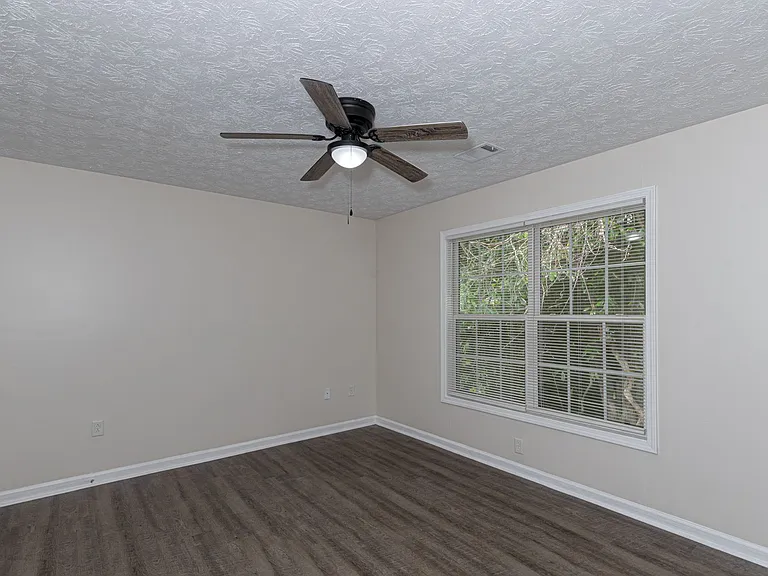 Caroline Ridge Apartments — Photo 13