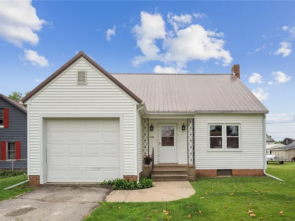 108 E Webster St, Wyoming, IA 52362