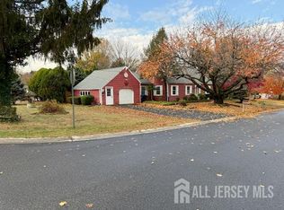 2 Louise Dr, Milltown, NJ 08850