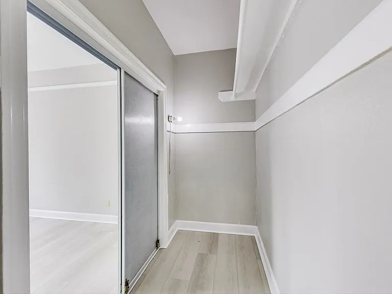1824 Linden St #15 — Photo 3