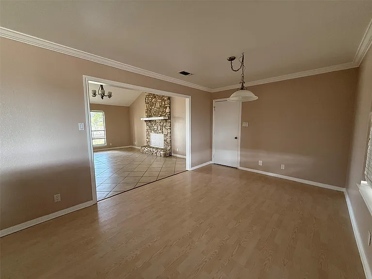 5850 Dacy Ln — Photo 5