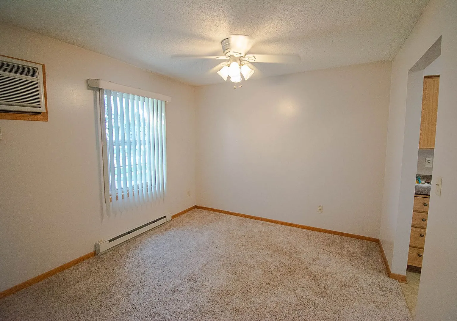 2315 30th Ave NW - Hamilton — Photo 4