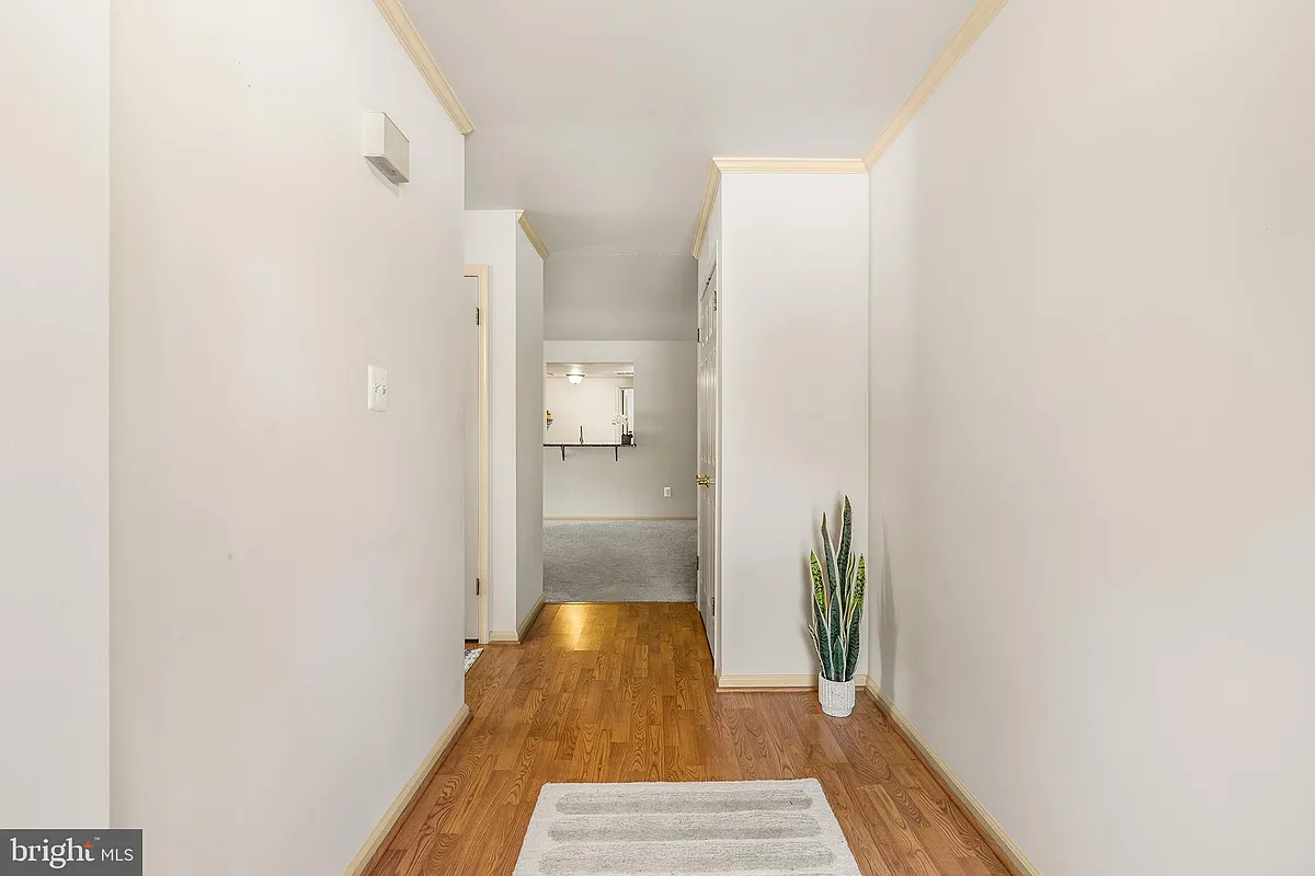 Building Photo - 1303 Mountainview Dr #1303