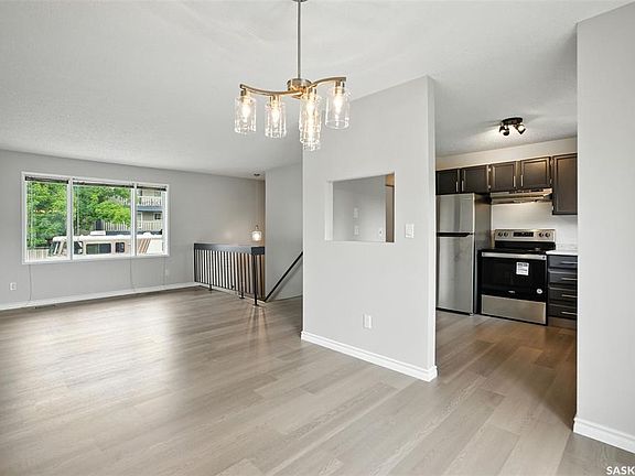 5th image of 238 Stillwater Dr