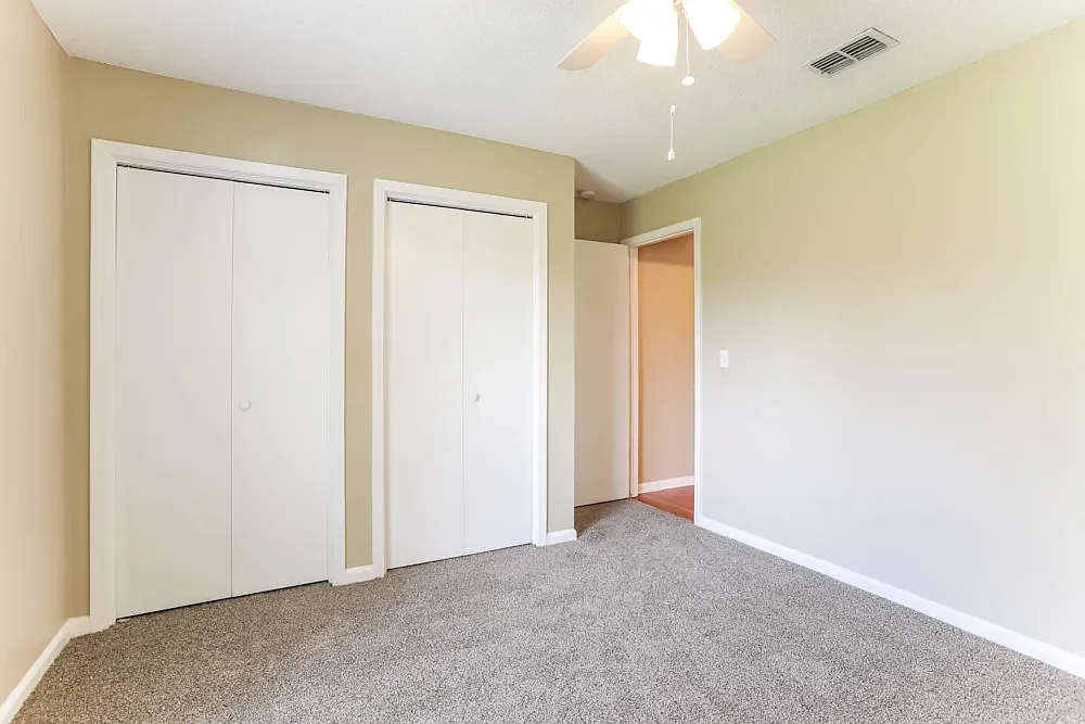 3 bed, 1700 sqft, $1,300 — Photo 4