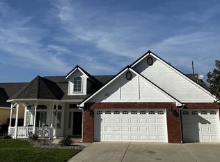 5222 W Lark Court W, Visalia, CA 93291