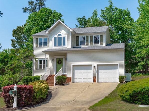 1095 Vauxhall Dr, Apex, NC 27502