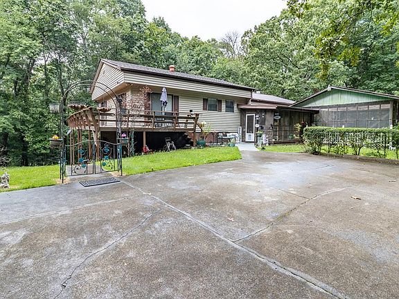 4th image of 556 Leon Cir