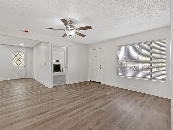 5th image of 217 N Lincoln Street