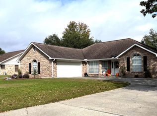 607 Country Club Dr, Picayune, MS 39466