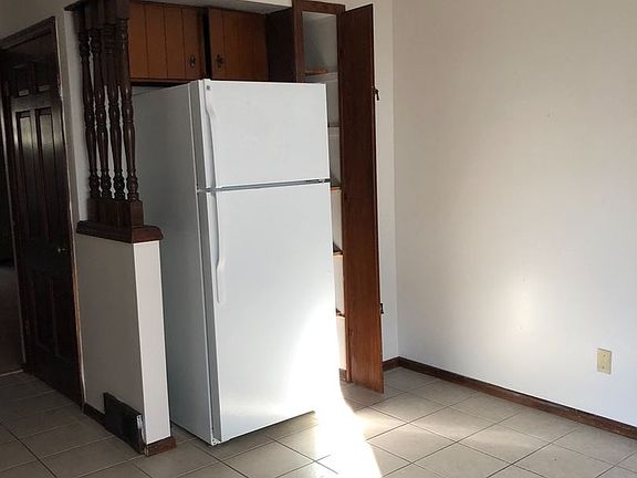 3rd image of 3220 N Bartlett Ave APT B