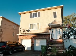 806 Hampden St, Linden, NJ 07036