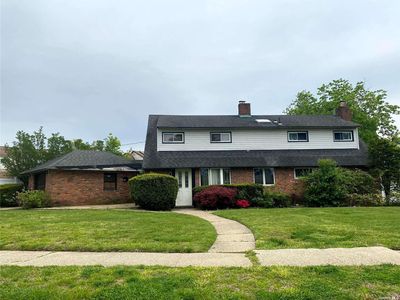 22 Winding Ln, Levittown, NY, 11756