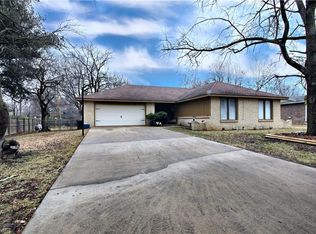 1009 S 22nd Cir, Rogers, AR 72758