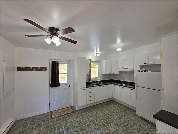 3rd image of 337 Howard Rd