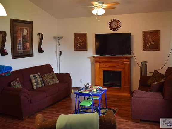 3rd image of 103 E 9th St