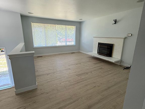 2nd image of 29314 38th Pl S