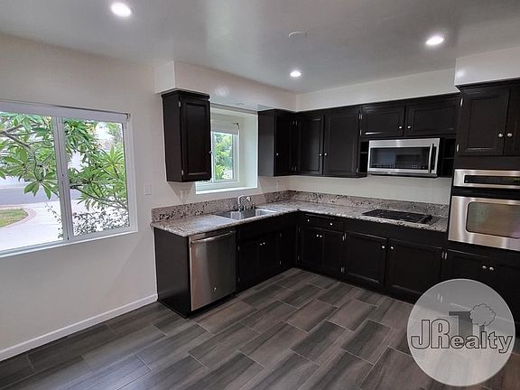 5th image of 17913 Wilton Pl