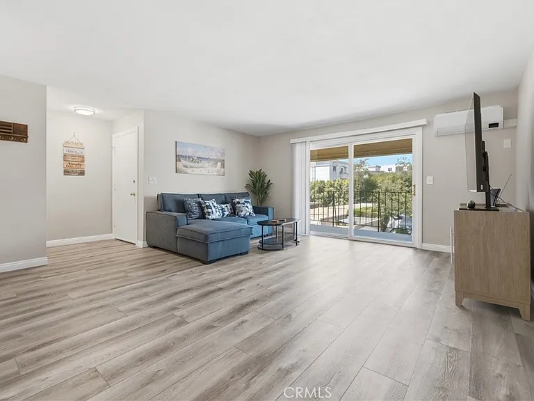 11138 Aqua Vista St #29 — Photo 2