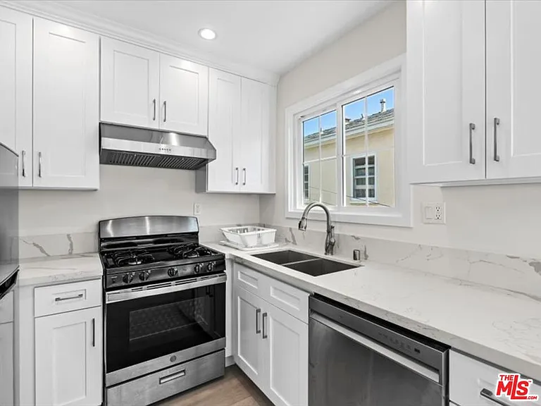 1165 Stanford St #D — Photo 3