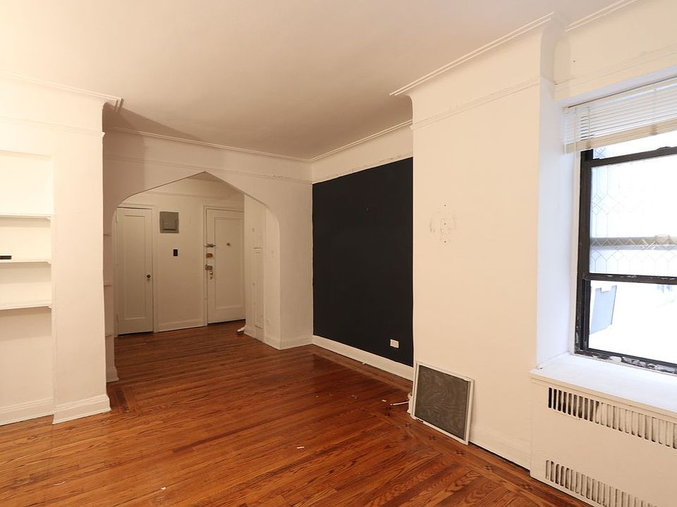 2nd image of 130 Bay Ridge Pkwy APT 1L