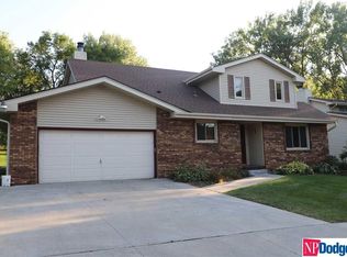 11117 Browne Cir, Omaha, NE 68164