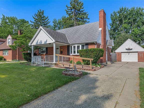 2nd image of 2313 Hazel Ave