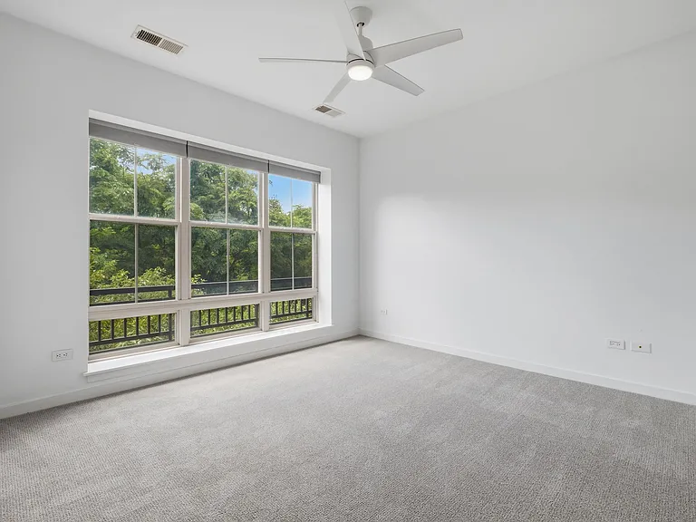 1214 W Grenshaw St — Photo 15