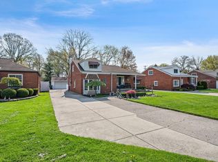 28006 Ruehle St, Saint Clair Shores, MI 48081