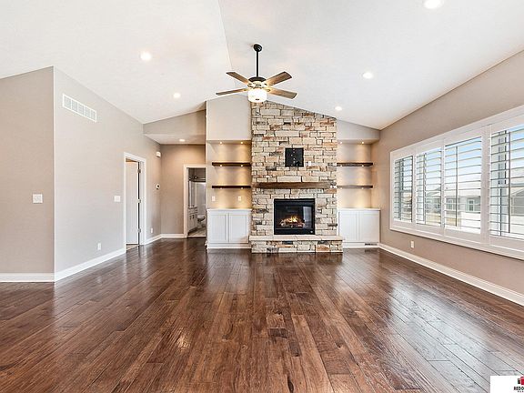5th image of 239 Briarwood Ln