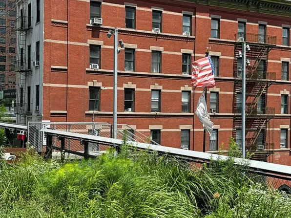 501 W 28th St APT 2, New York, NY 10001