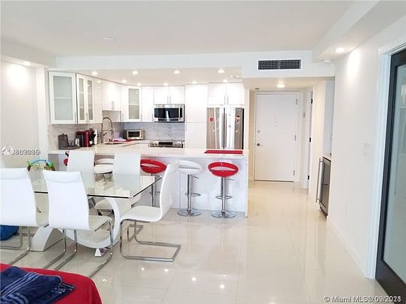 3rd image of 5701 Collins Ave APT 1008