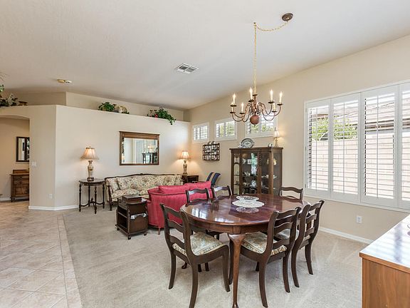 5th image of 920 W Oriole Way