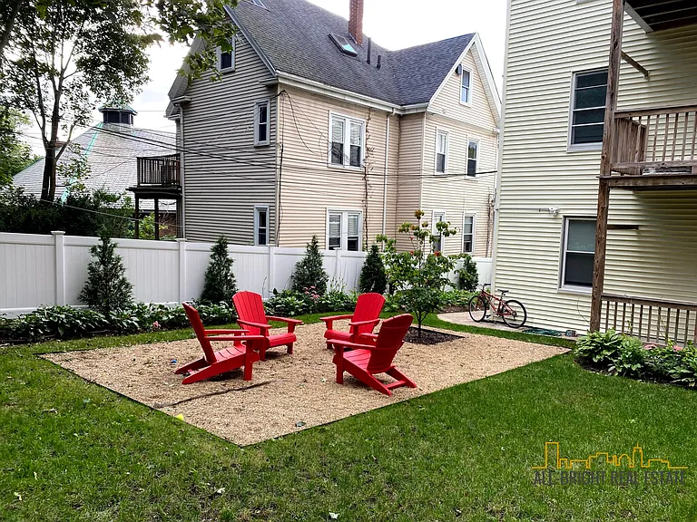 7 Wenham St — Photo 17