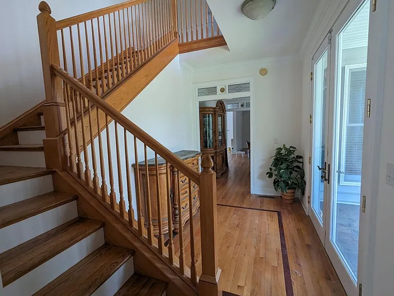 2944 Old Pond Rd — Photo 4