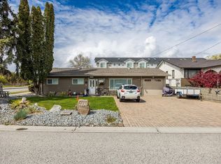 2030 Wilkinson St, Kelowna, BC V1Y 3Z8