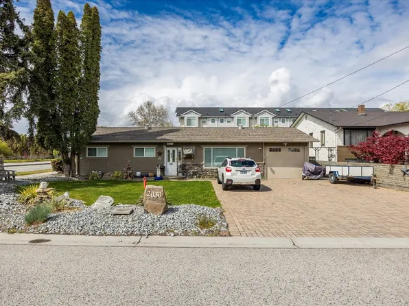 2030 Wilkinson St, Kelowna, BC V1Y 3Z8