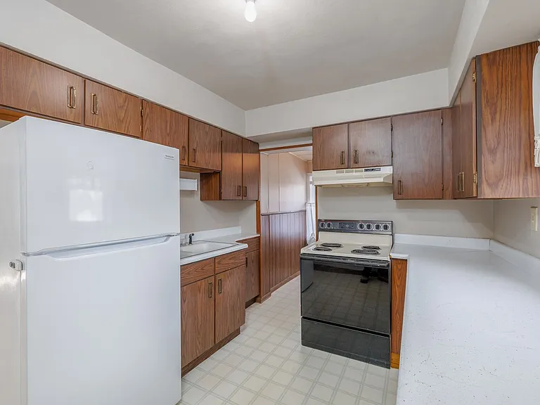 138 Martin St — Photo 13