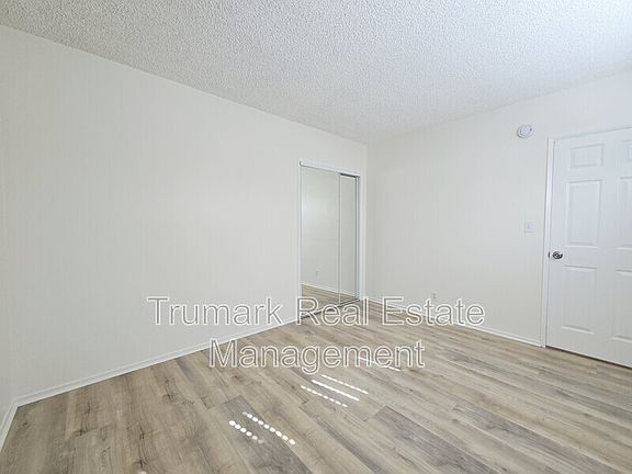 5th image of 210 W Tujunga Ave APT 14