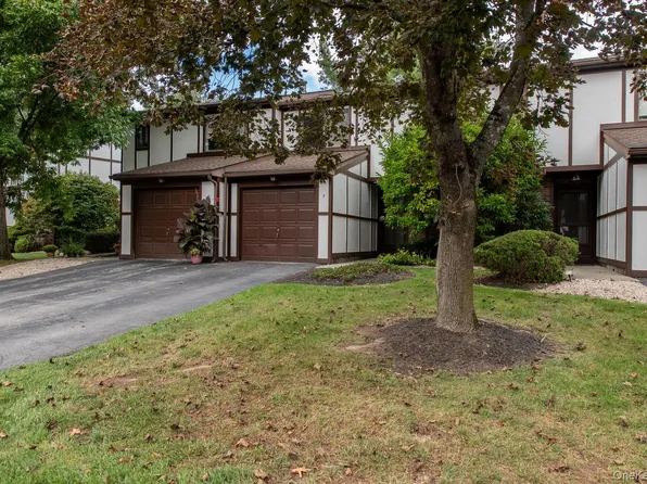 7 Topaz Run, Poughkeepsie, NY 12603