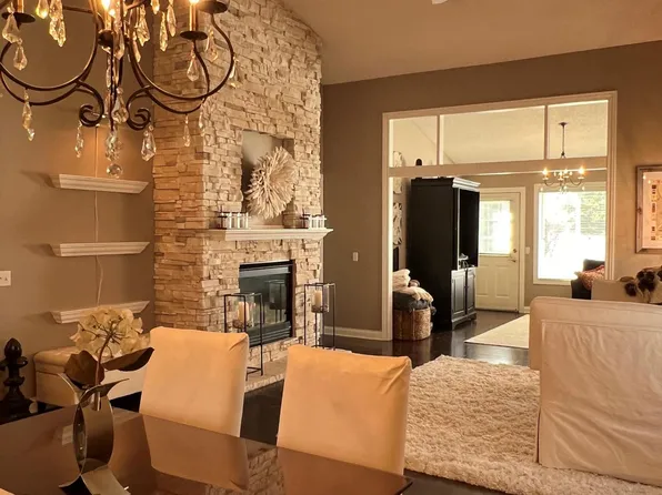 15673 Flackwood Way, Apple Valley, MN 55124