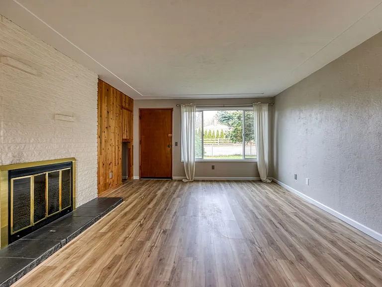 503 N 5th Ave SW — Photo 6