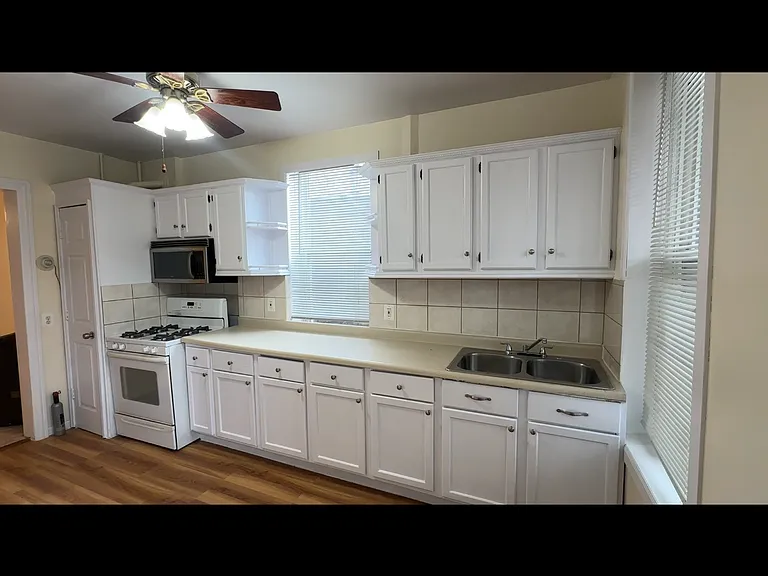 S Ashland Ave — Photo 12