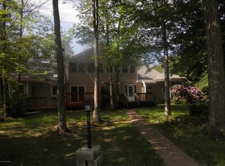 2293 Jester Ct, Tobyhanna, PA 18466