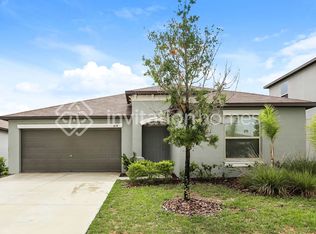 1434 Flower Dust Dr, Ruskin, FL 33570