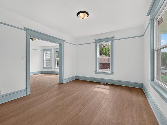 4th image of 2423 Cleveland PLACE