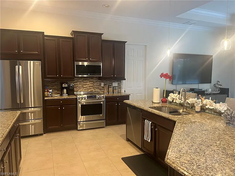 6853 Il Regalo Cir — Photo 20