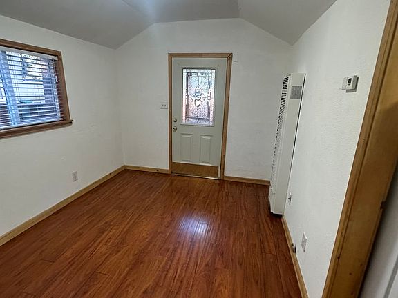 5th image of 3740B Birch Ave